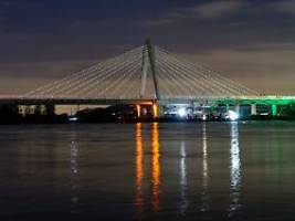 herabfallende eisstücke: leverkusener rheinbrücke auf a1 komplett gesperrt